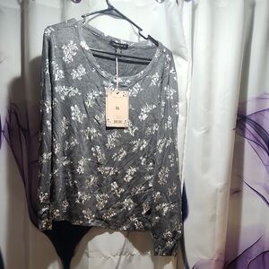 Carolyn Taylor Gray Floral Blouse